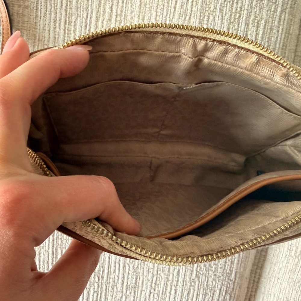 Michael Kors Signature Crossbody Bag - Picture 8 of 8